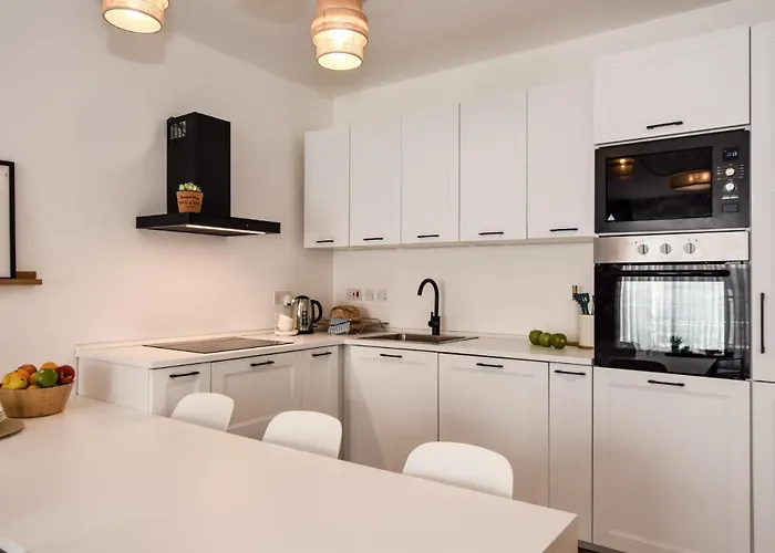 Palm 55 * St. Paul's Bay